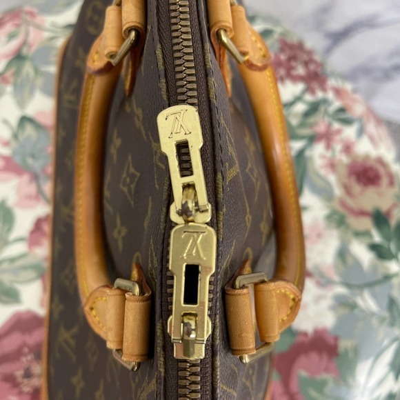 Louis Vuitton | Vintage Monogram Alma PM - Picture 6 of 15